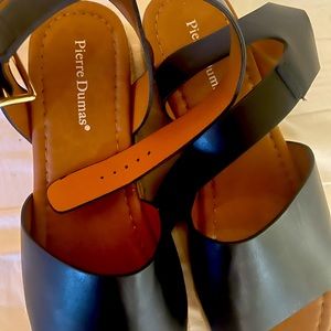 Pierre Dumas platform sandals size 10. Great looking Sandals.